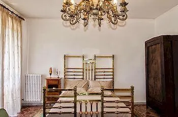 Larala' Bed & Breakfast Lecce 0*,  Italy